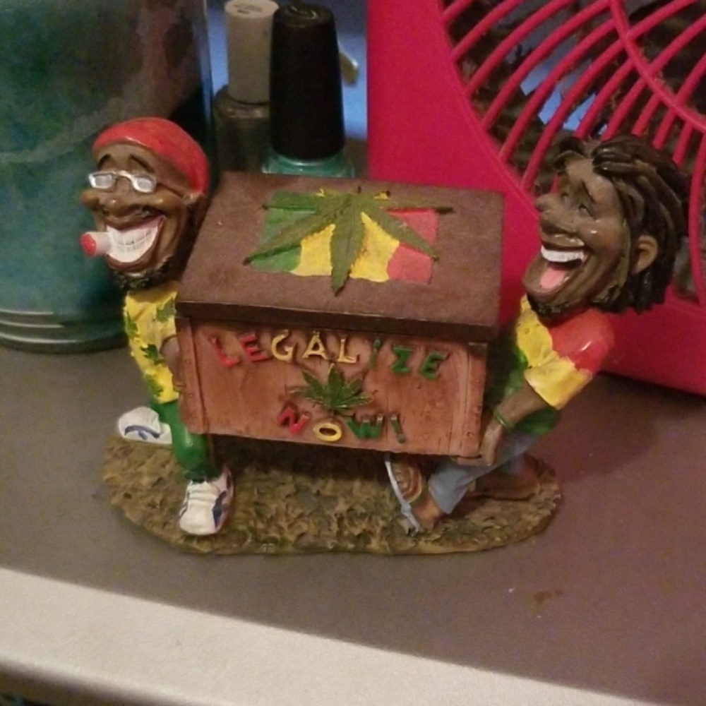 3/$25! Rasta Ash Tray
